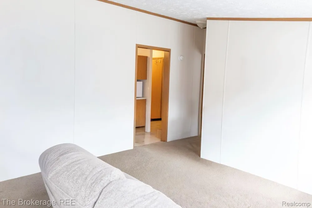 93 Woodcrest Swartz Creek City, MI 48473