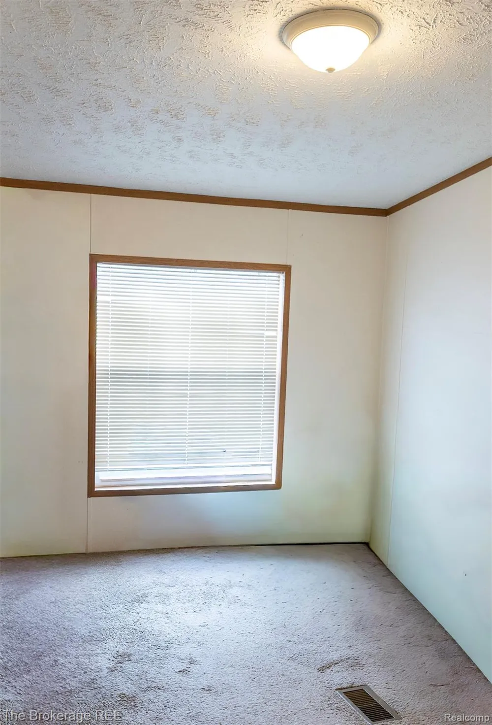 93 Woodcrest Swartz Creek City, MI 48473