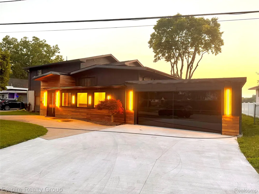 53 Potter Drive Belleville City, MI 48111