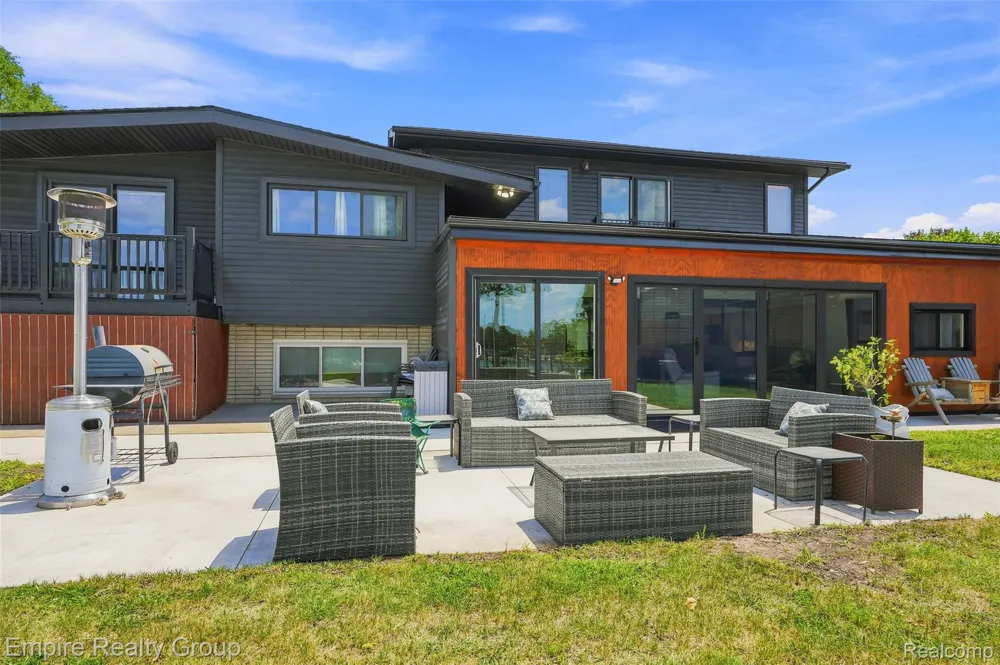 53 Potter Drive Belleville City, MI 48111