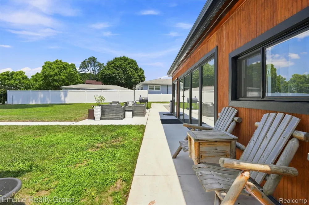 53 Potter Drive Belleville City, MI 48111