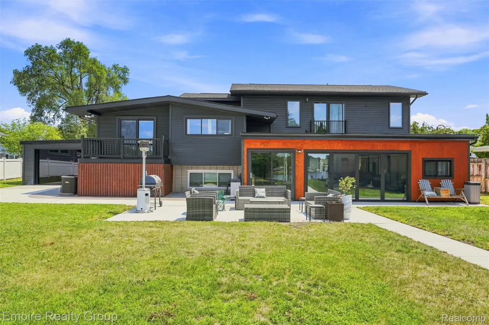 53 Potter Drive Belleville City, MI 48111