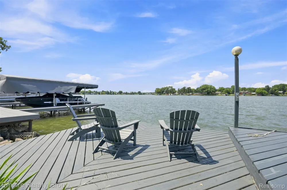 53 Potter Drive Belleville City, MI 48111