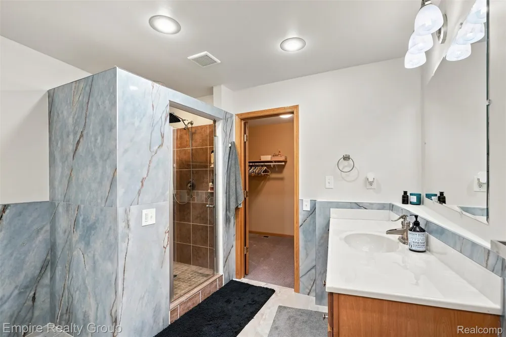 53 Potter Drive Belleville City, MI 48111
