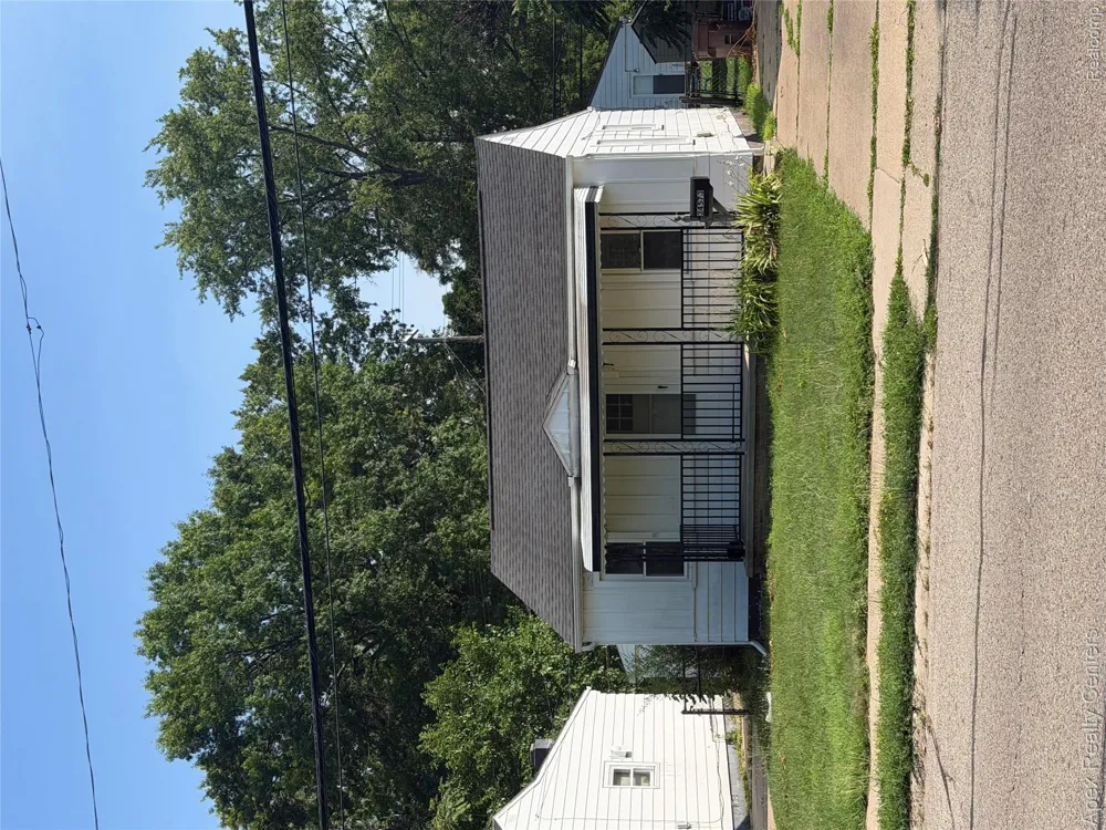 34573 Annapolis Street Wayne City, MI 48184