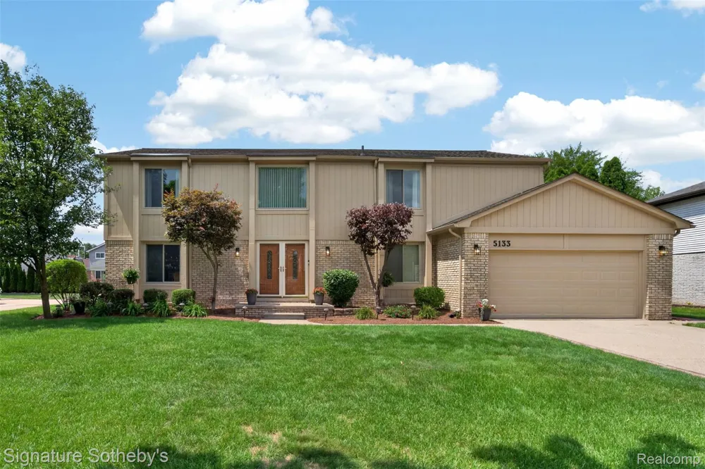 5133 Allison Drive Troy City, MI 48085