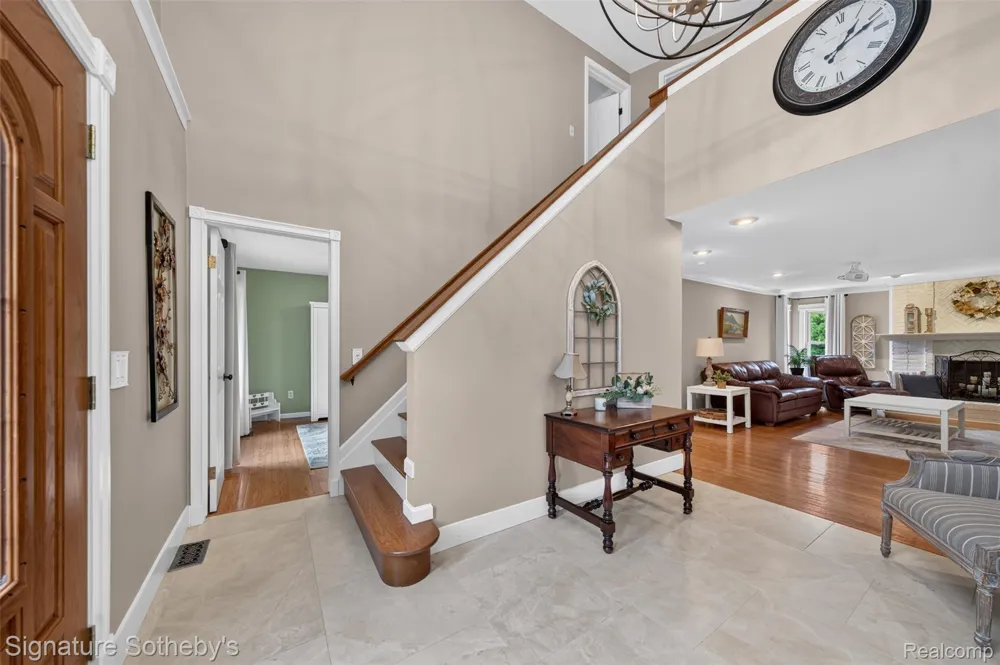 5133 Allison Drive Troy City, MI 48085
