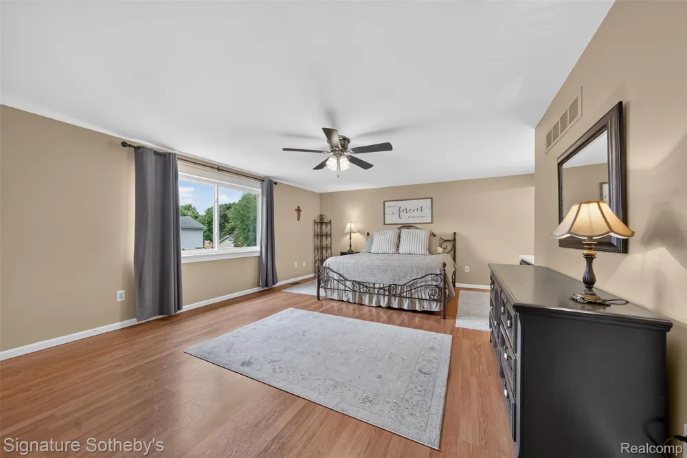 5133 Allison Drive Troy City, MI 48085