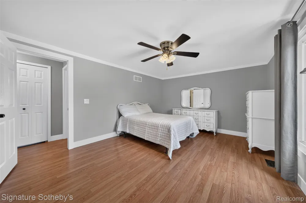 5133 Allison Drive Troy City, MI 48085