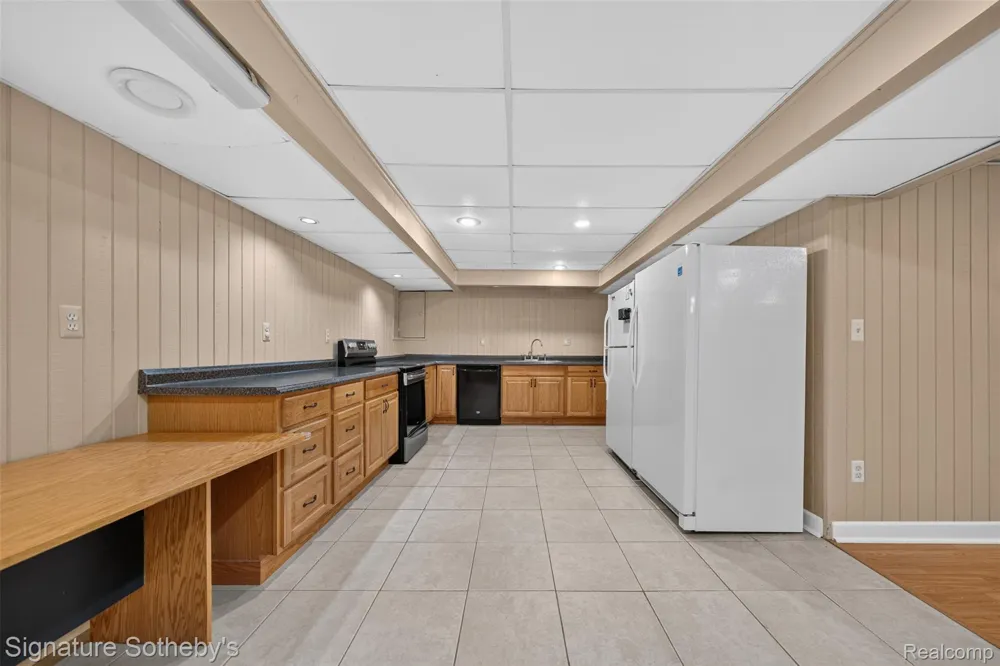 5133 Allison Drive Troy City, MI 48085