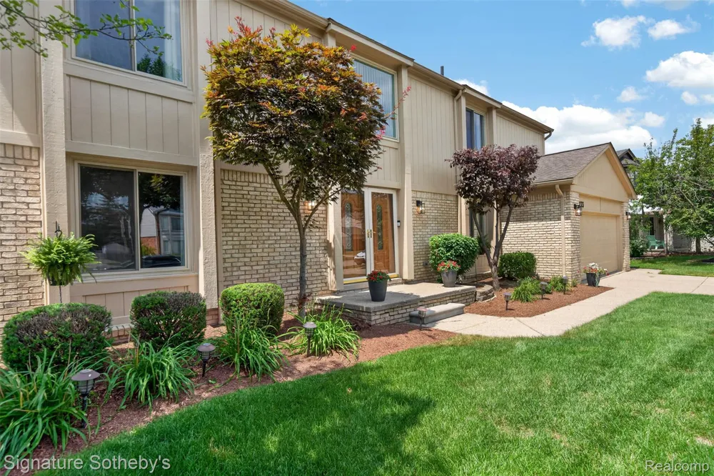 5133 Allison Drive Troy City, MI 48085