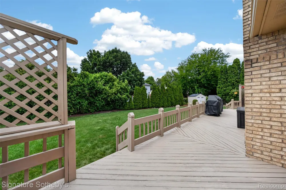 5133 Allison Drive Troy City, MI 48085
