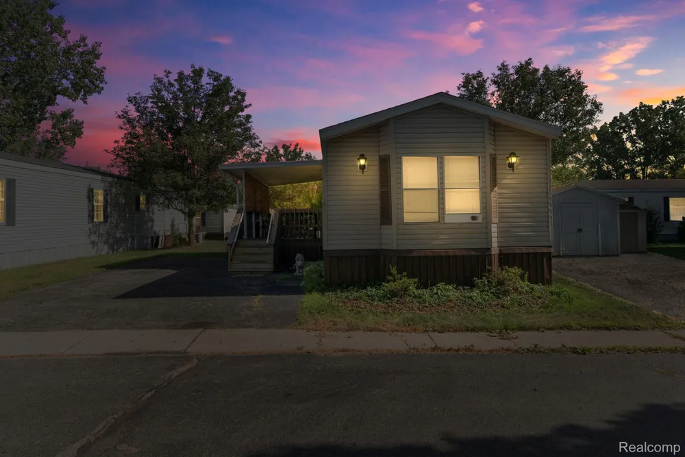351 North Squirrel Road #141 Auburn Hills City, MI 48326