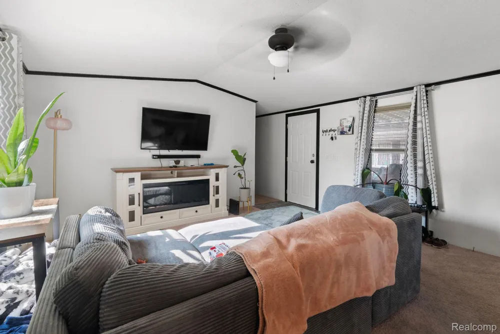 351 North Squirrel Road #141 Auburn Hills City, MI 48326