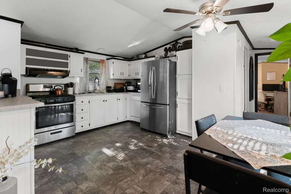 351 North Squirrel Road #141 Auburn Hills City, MI 48326