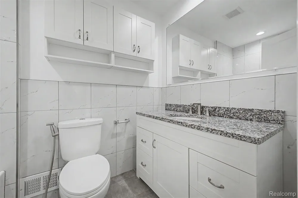 2226 Whitefield Street Dearborn Heights City, MI 48127
