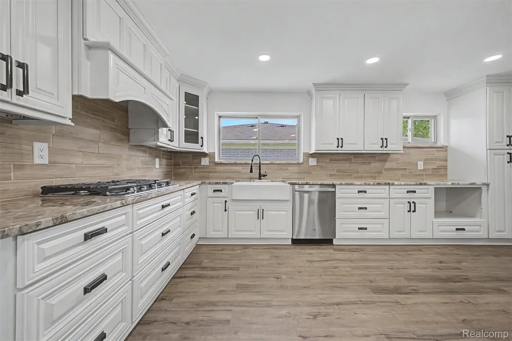 2226 Whitefield Street Dearborn Heights City, MI 48127
