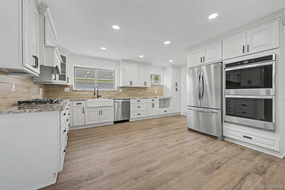 2226 Whitefield Street Dearborn Heights City, MI 48127