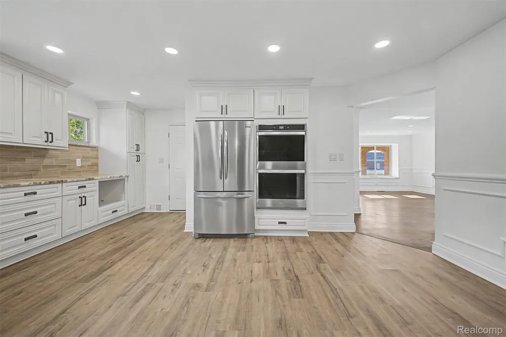 2226 Whitefield Street Dearborn Heights City, MI 48127