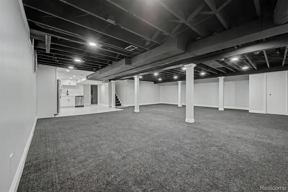 2226 Whitefield Street Dearborn Heights City, MI 48127