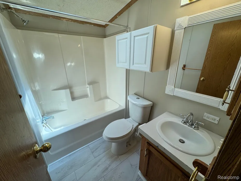 3651 Juniper Street Clarkston City, MI 48348