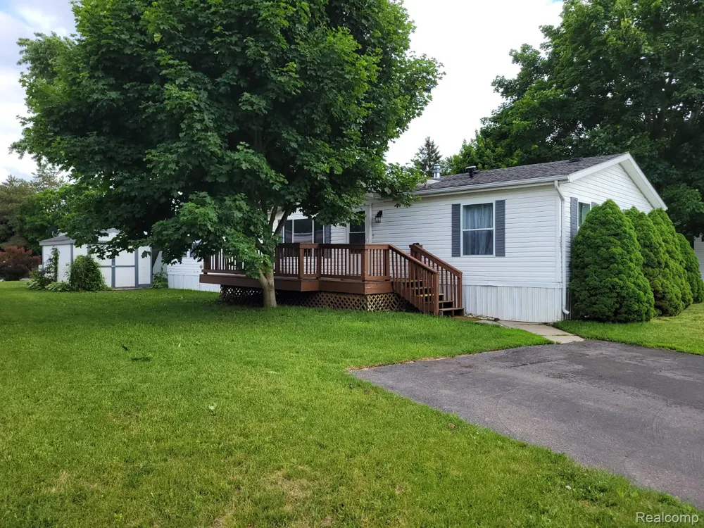 3651 Juniper Street Clarkston City, MI 48348