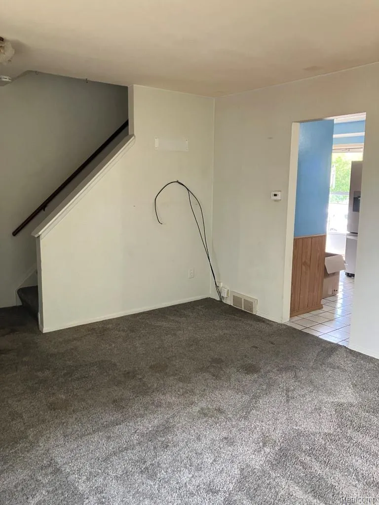 20817 Washington Roseville City, MI 48066