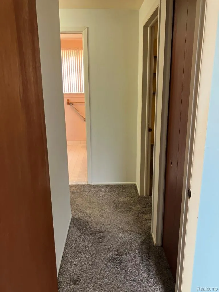 20817 Washington Roseville City, MI 48066