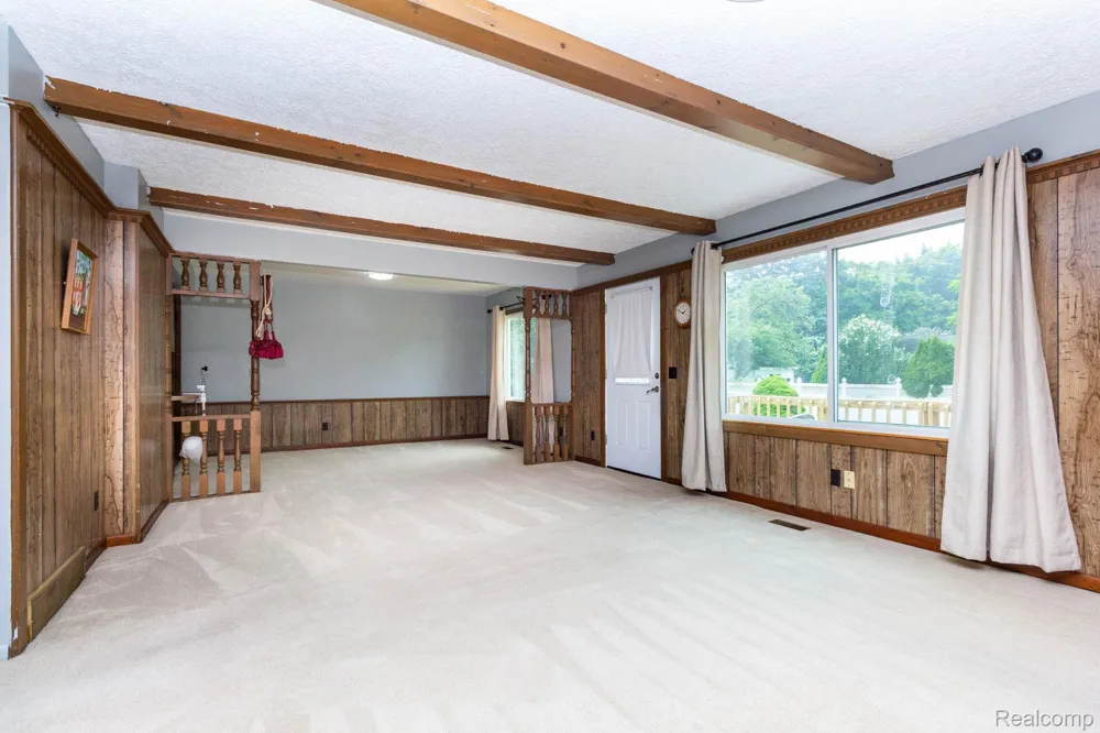 1047 Coolidge Road Lansing City, MI 48912