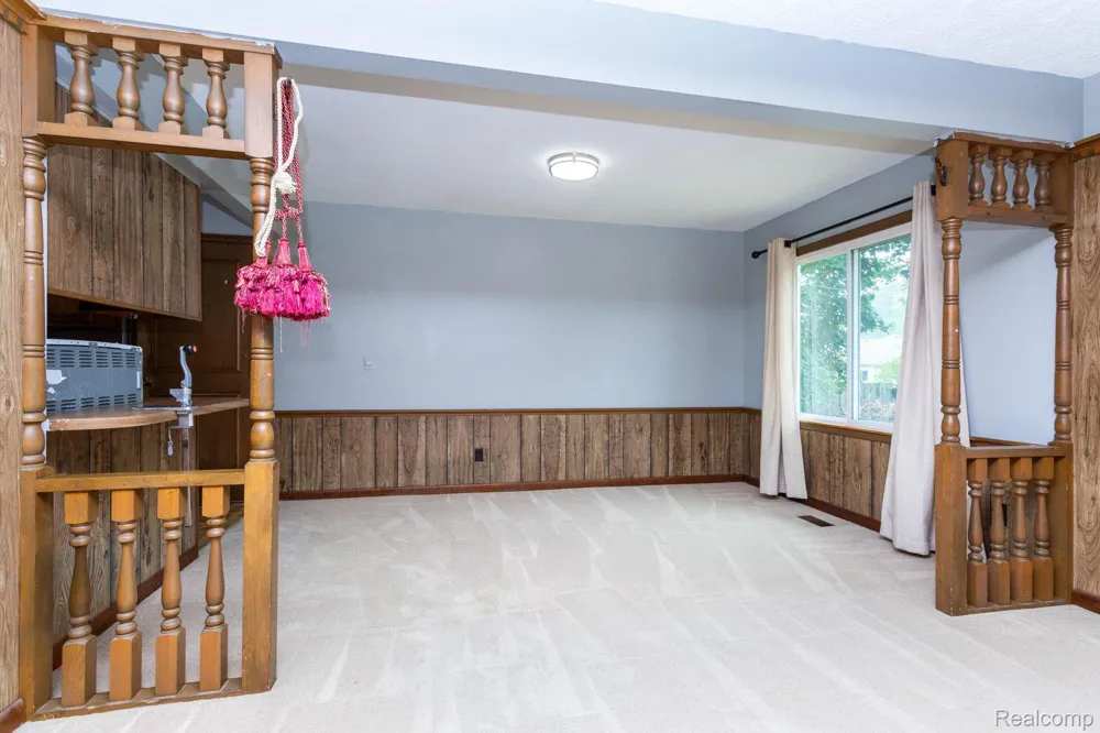1047 Coolidge Road Lansing City, MI 48912