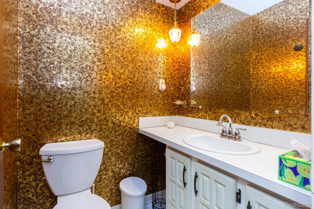 1047 Coolidge Road Lansing City, MI 48912
