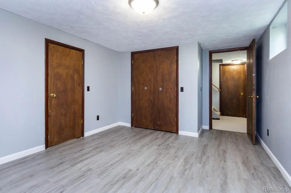1047 Coolidge Road Lansing City, MI 48912