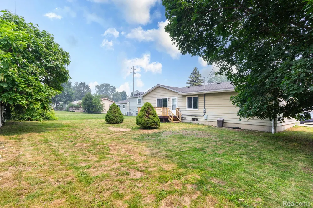 1047 Coolidge Road Lansing City, MI 48912