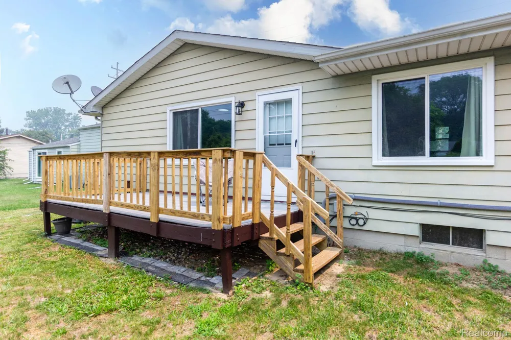 1047 Coolidge Road Lansing City, MI 48912