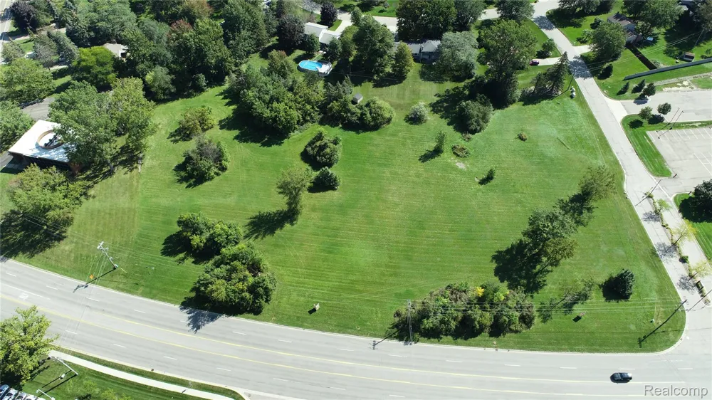 Holly Road Grand Blanc Charter Township, MI 48439