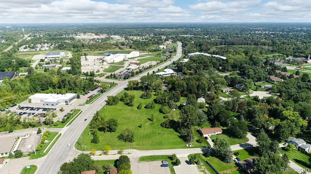 Holly Road Grand Blanc Charter Township, MI 48439