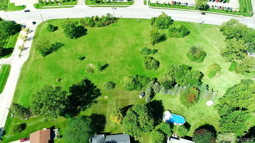 Holly Road Grand Blanc Charter Township, MI 48439