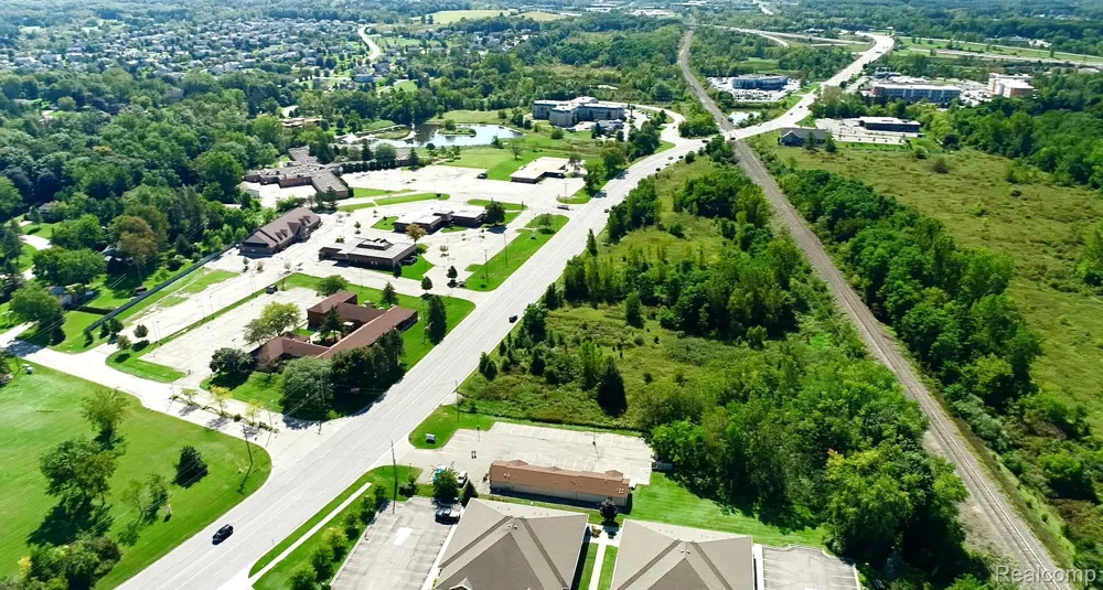 Holly Road Grand Blanc Charter Township, MI 48439