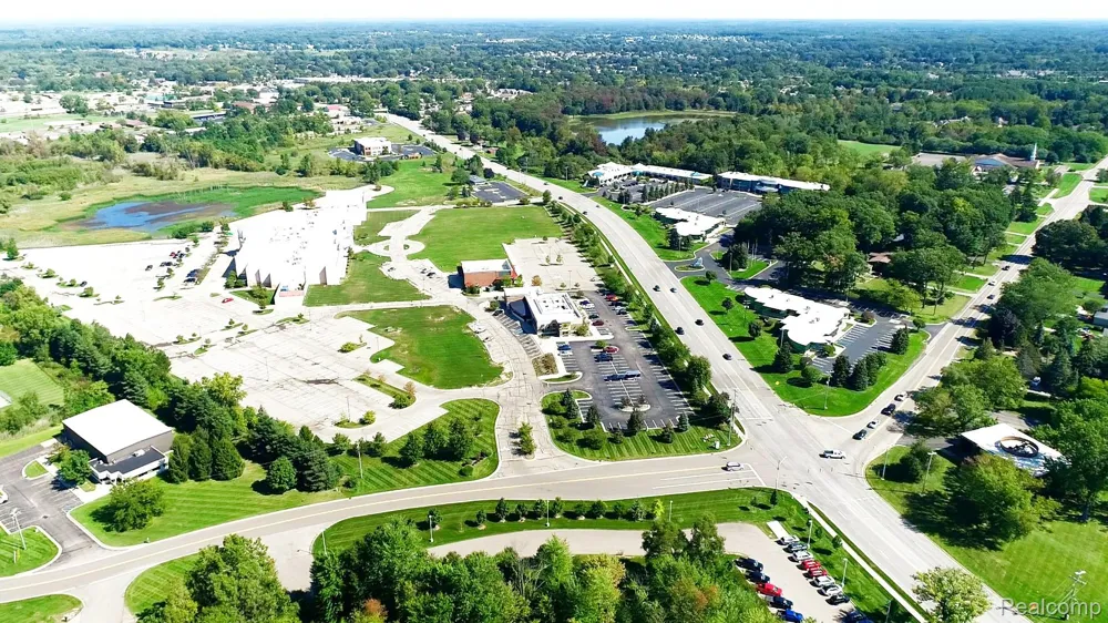 Holly Road Grand Blanc Charter Township, MI 48439