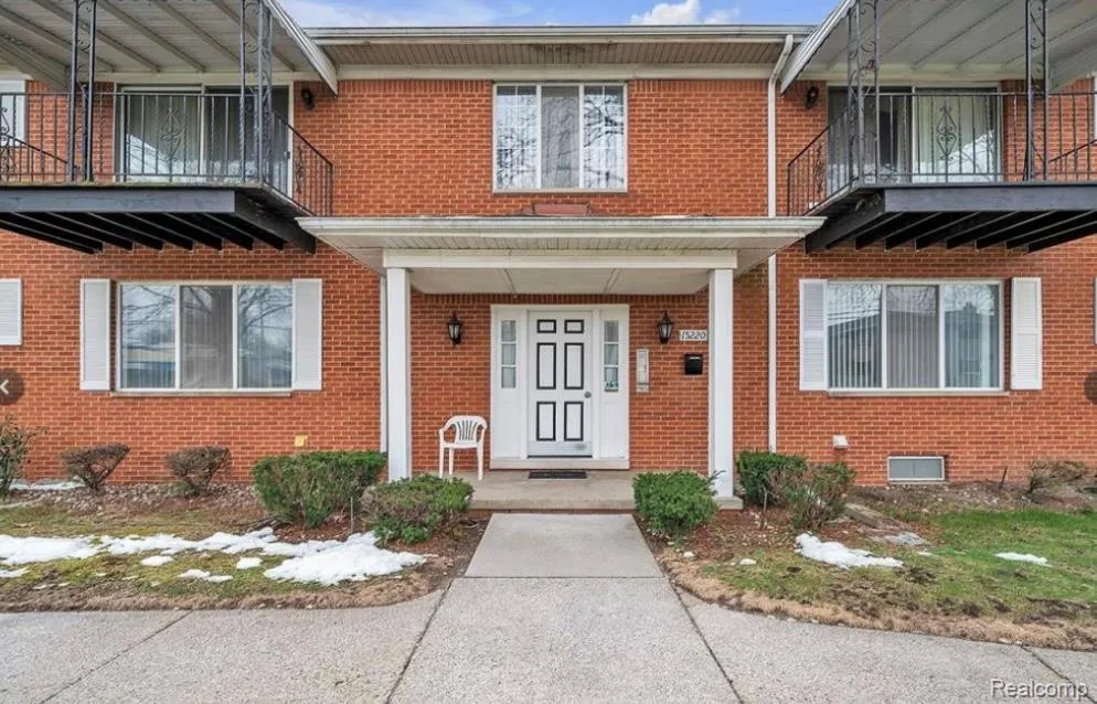 15220 Garfield #B Redford Charter Township, MI 48239