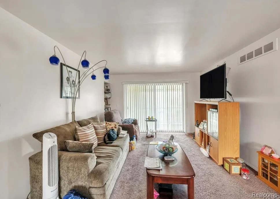 15220 Garfield #B Redford Charter Township, MI 48239