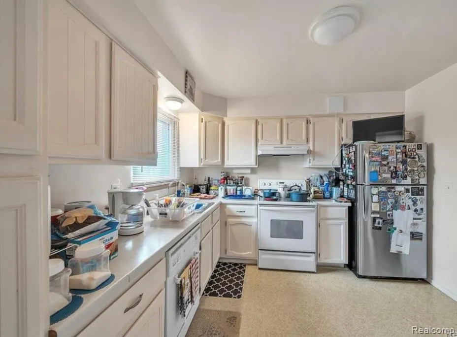 15220 Garfield #B Redford Charter Township, MI 48239