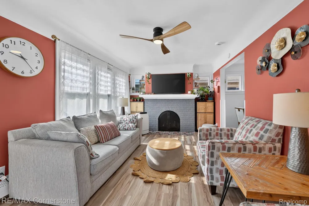 4040 Longtin Avenue Lincoln Park City, MI 48146