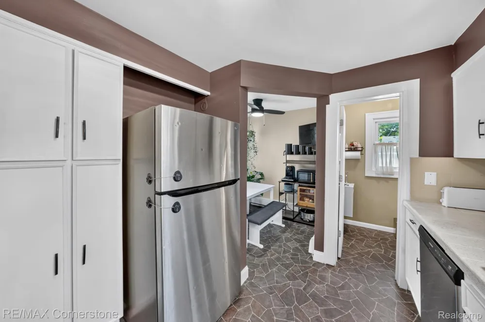 4040 Longtin Avenue Lincoln Park City, MI 48146