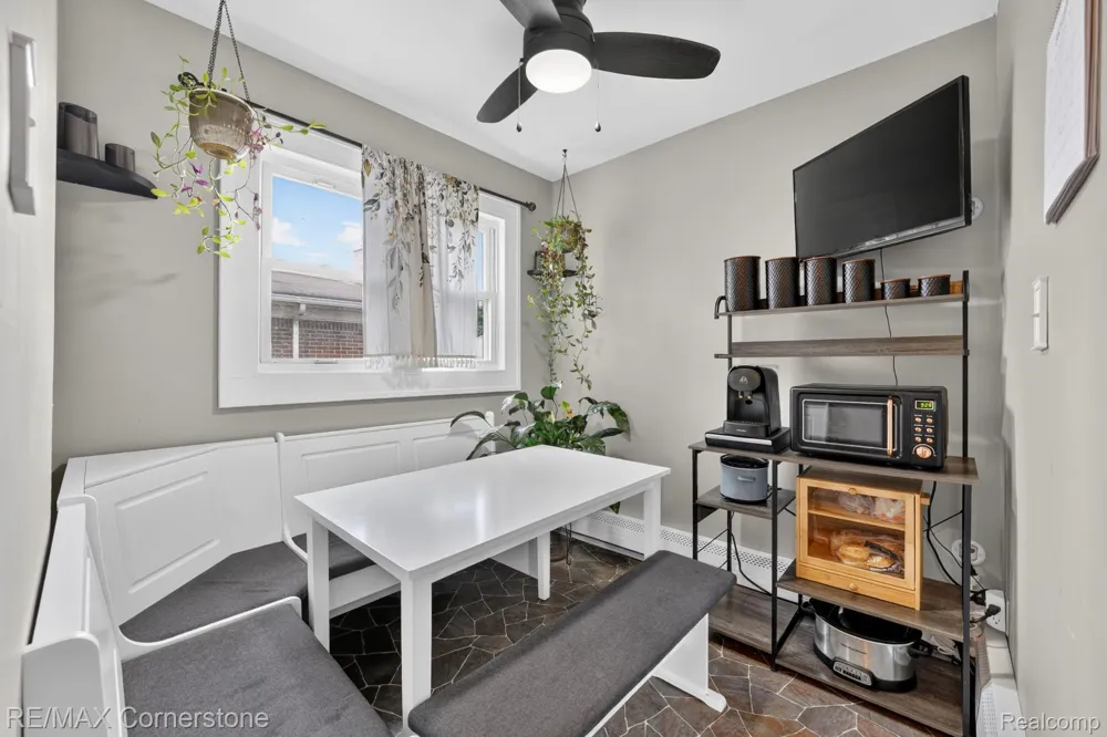 4040 Longtin Avenue Lincoln Park City, MI 48146