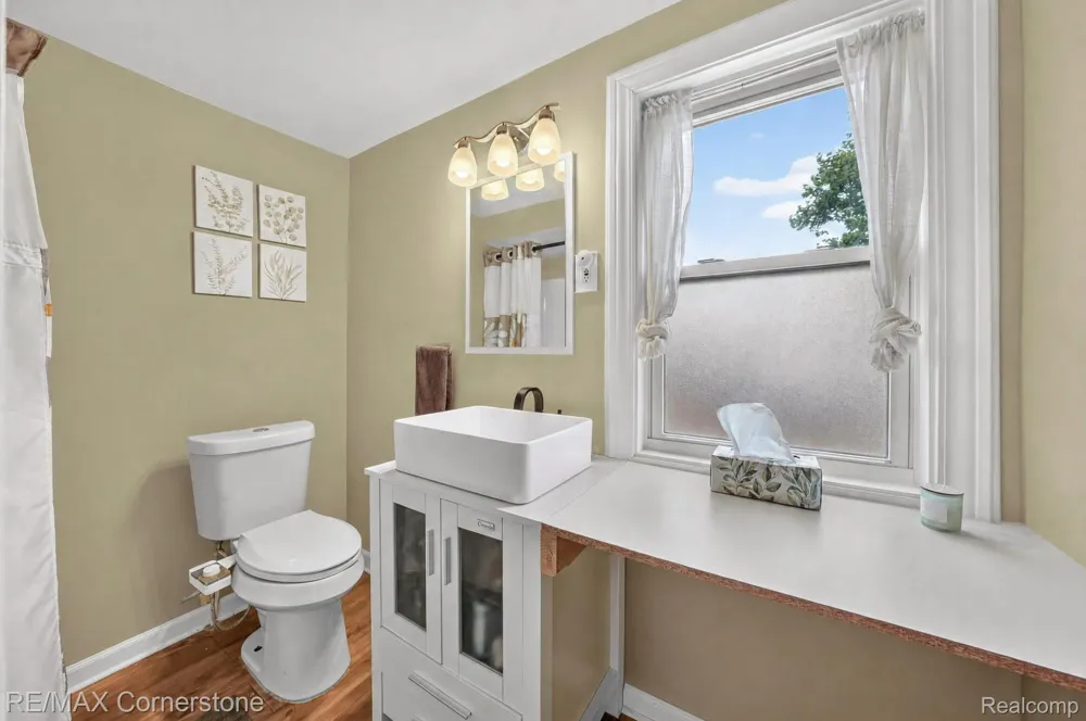 4040 Longtin Avenue Lincoln Park City, MI 48146