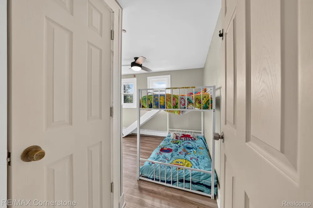 4040 Longtin Avenue Lincoln Park City, MI 48146
