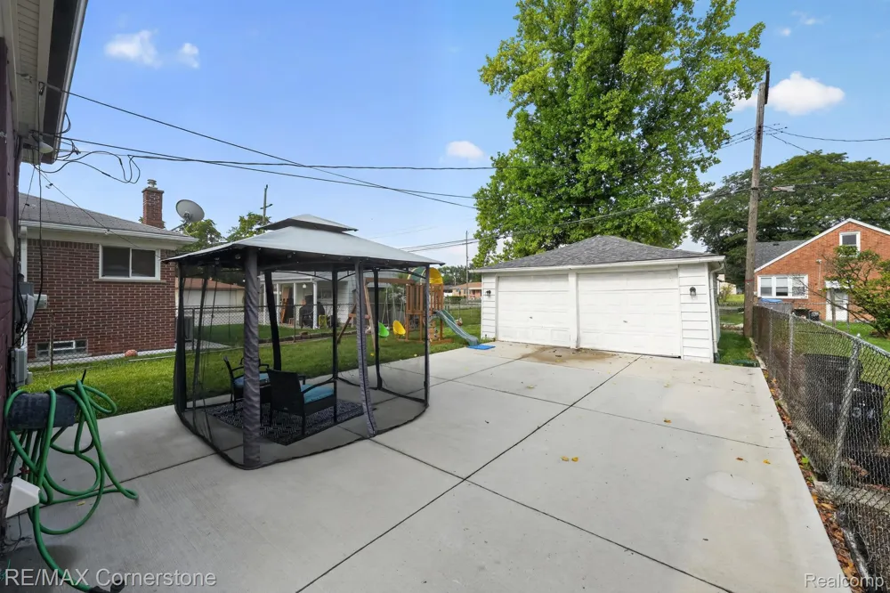 4040 Longtin Avenue Lincoln Park City, MI 48146