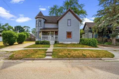 205 Mackinaw Street