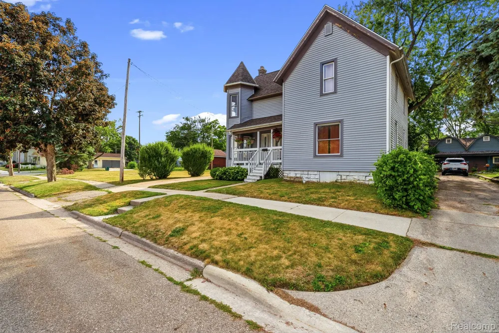 205 Mackinaw Street Durand City, MI 48429